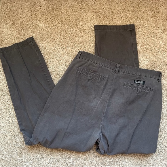 Banana Republic Emerson Chino Pants - Picture 3 of 3